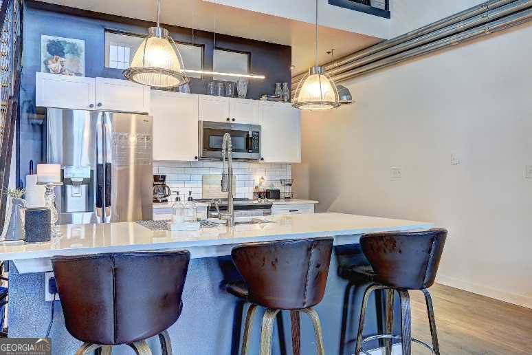 260 18th ST NW 10302