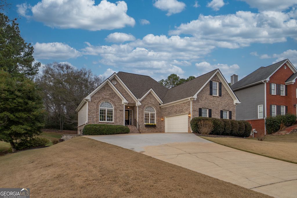 Photo of 7523 Greens Mill Drive, Loganville, GA 30052 (MLS # 10651378)