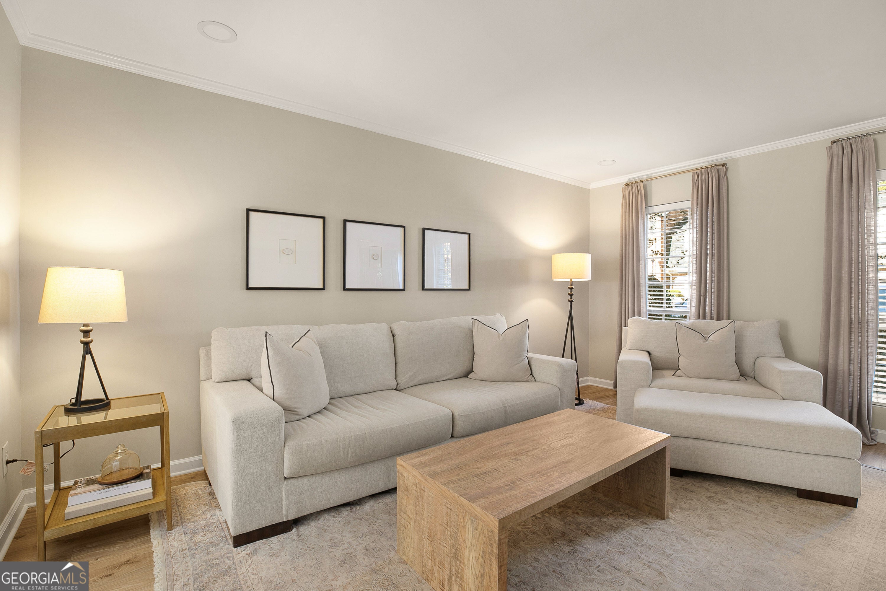 13 Queen Anne PL NW