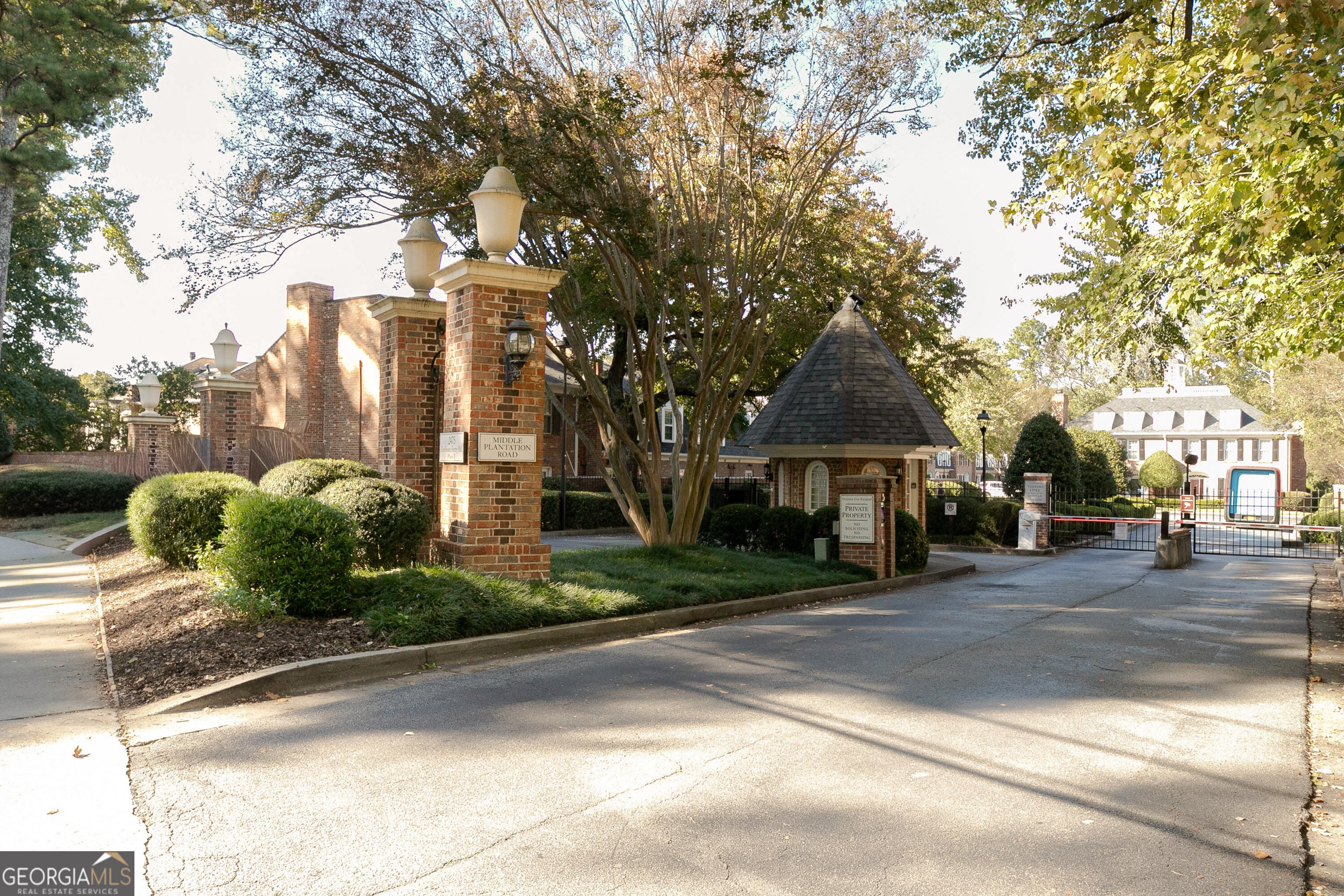 13 Queen Anne PL NW