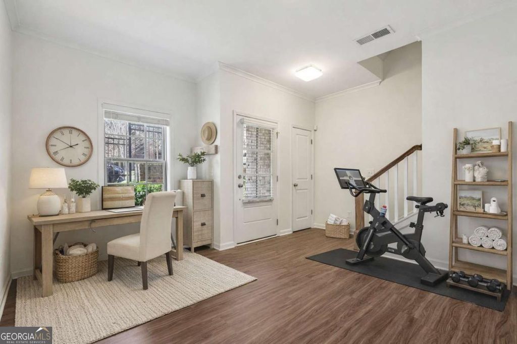 Photo of 565 Broadview Place NE, Atlanta, GA 30324 (MLS # 10695351)