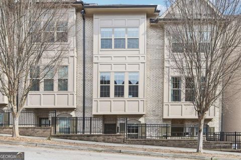 Photo of 565 Broadview Place NE, Atlanta, GA 30324 (MLS # 10695351)