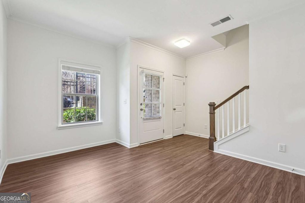 Photo of 565 Broadview Place NE, Atlanta, GA 30324 (MLS # 10695351)