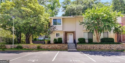 Photo of 2240 Runnymead Ridge SE, Marietta, GA 30067 (MLS # 10564967)