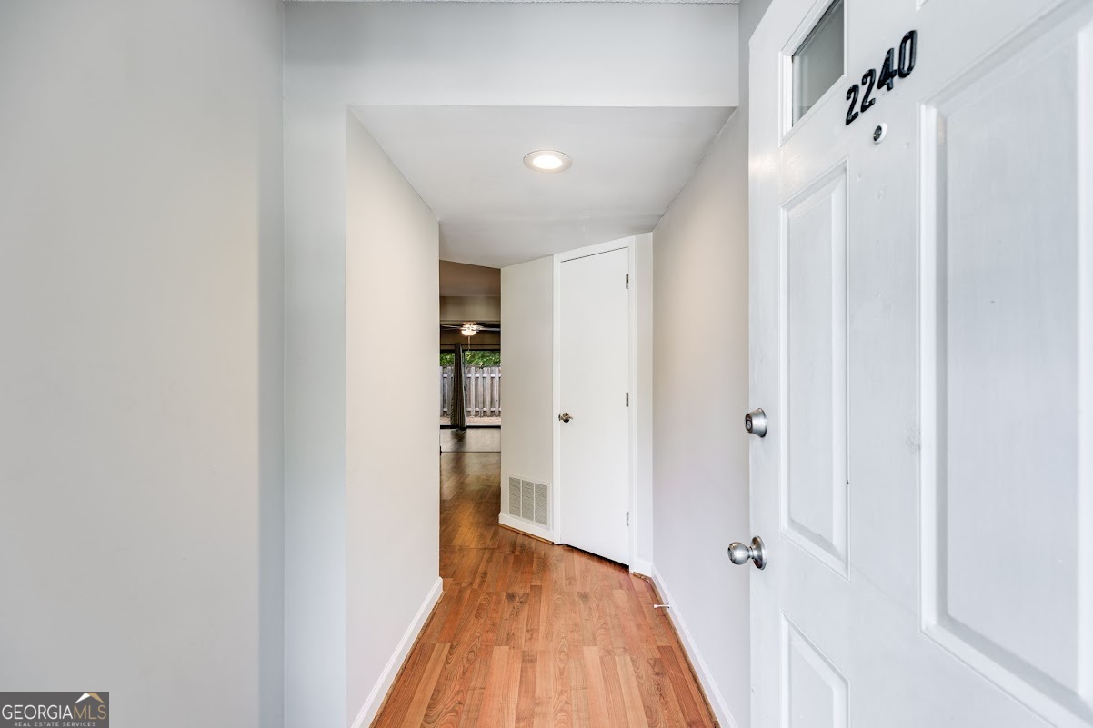 2240 Runnymead RDG SE