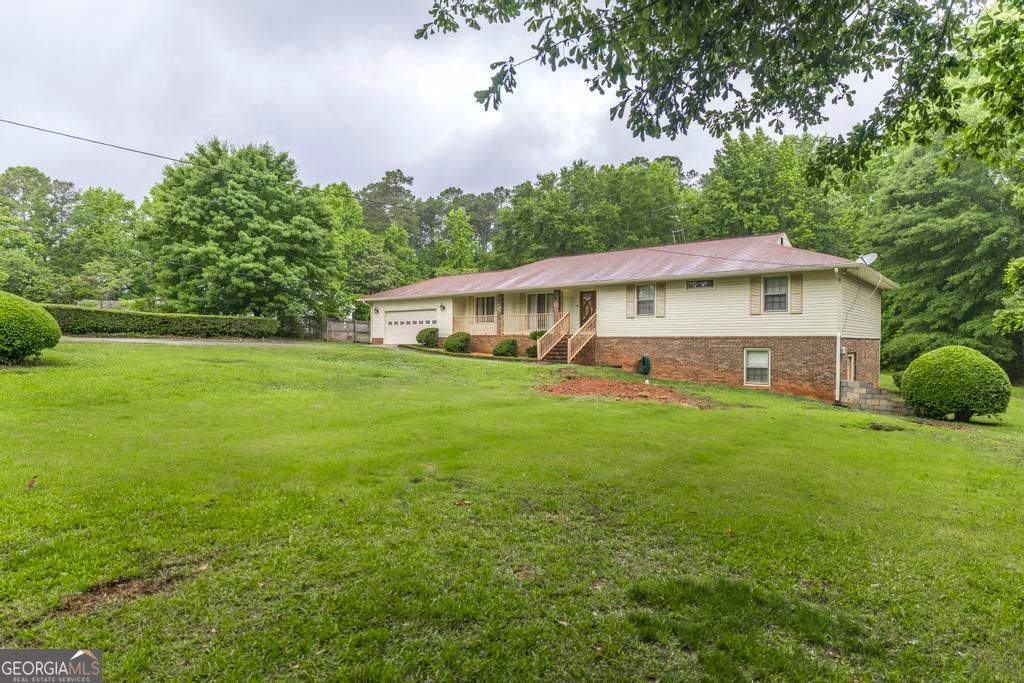 Photo of 411 Hickory Lane, Griffin, GA 30223 (MLS # 10772509)