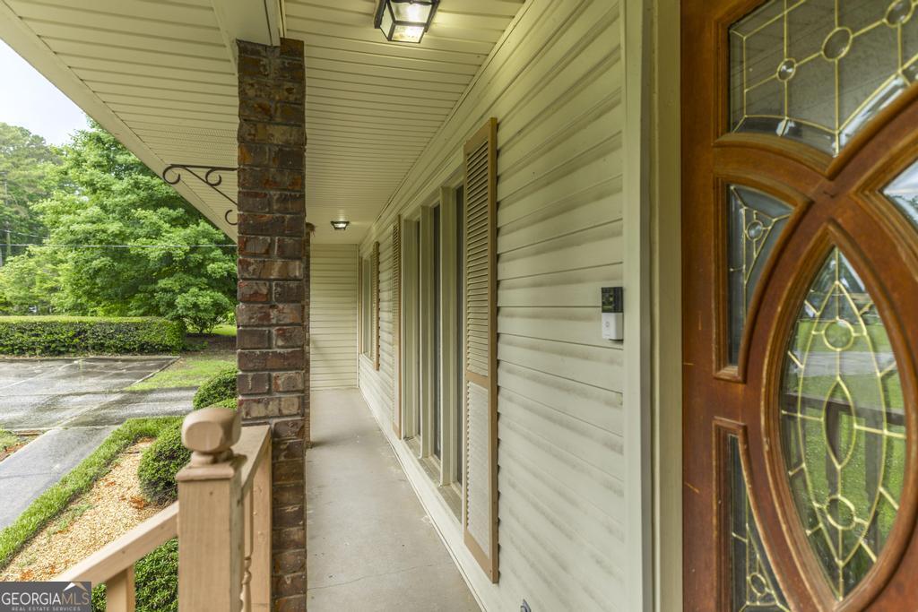 411 Hickory LN