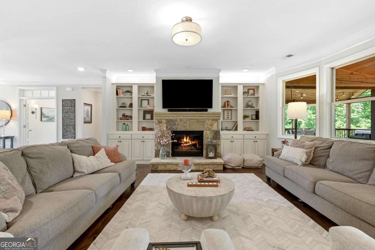 4565 Sterling Pointe DR NW