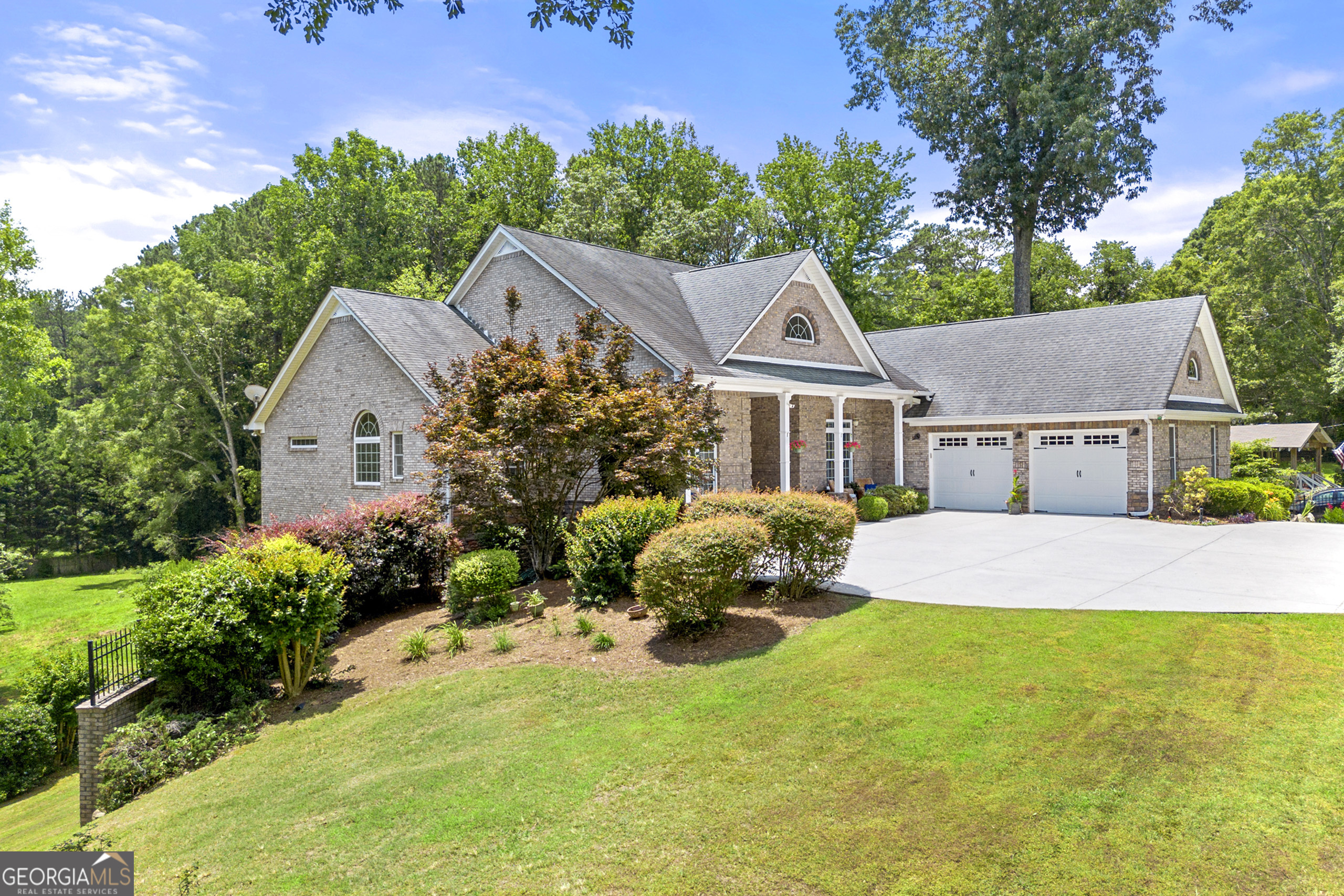 4829 Moon RD