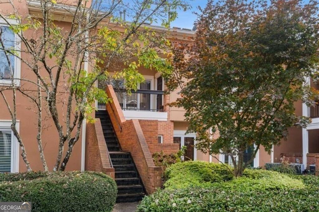 Photo of 5356 Brooke Ridge Drive, Dunwoody, GA 30338 (MLS # 10681381)