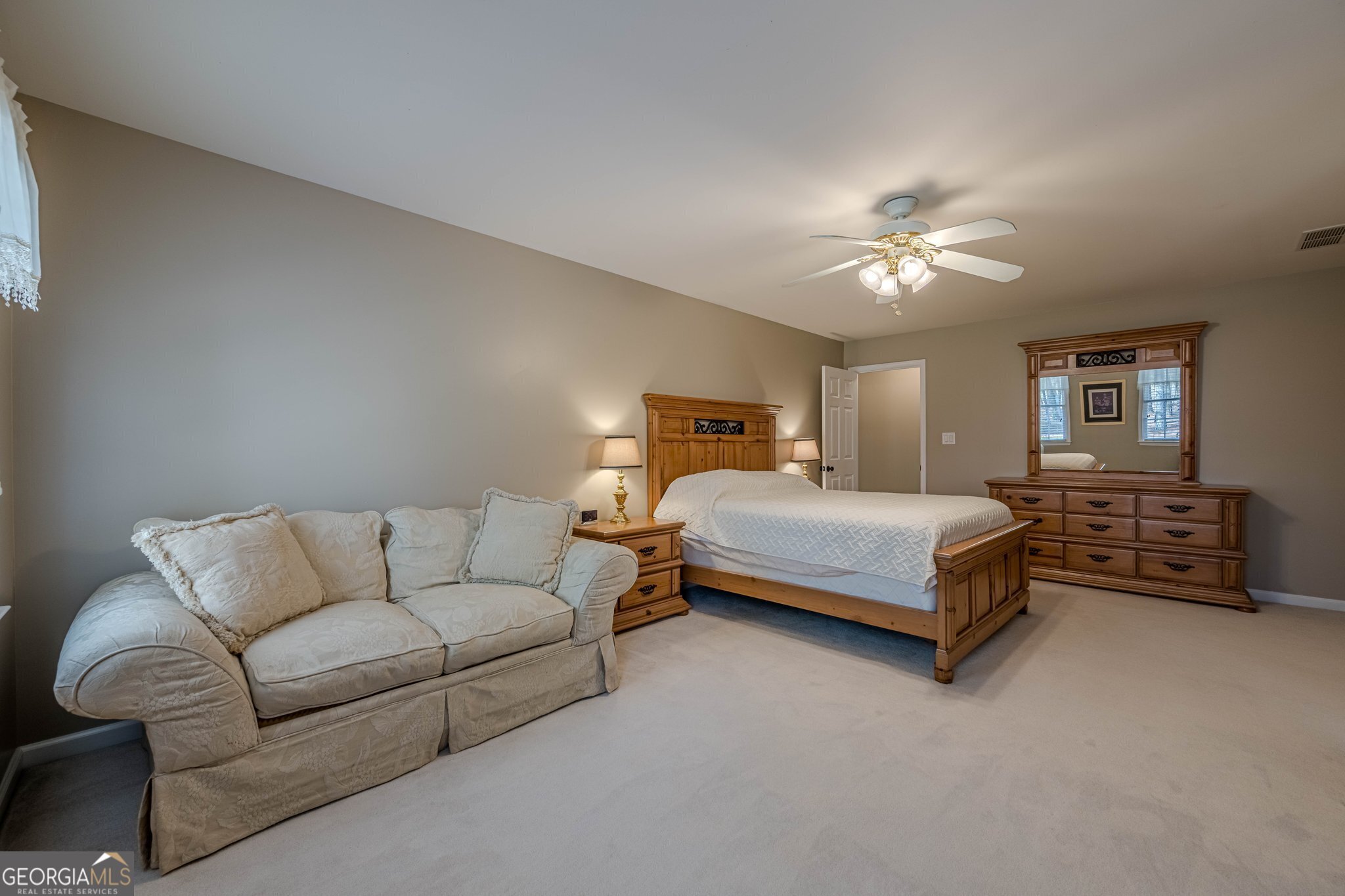 Cumming, Georgia 30028, United States, 5 Bedrooms Bedrooms, ,4 BathroomsBathrooms,Residential,Active,87951