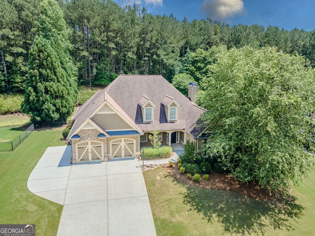 Photo of 517 Richmond Place, Loganville, GA 30052 (MLS # 10786438)