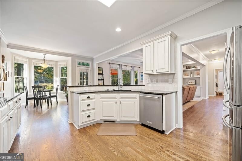 Lawrenceville, Georgia 30043, United States, 6 Bedrooms Bedrooms, ,4 BathroomsBathrooms,Residential,Pending,108843