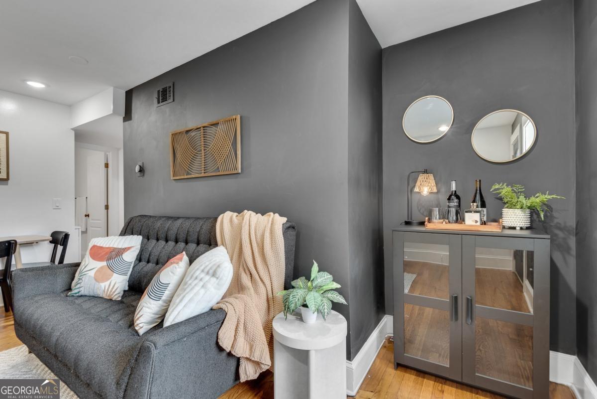 351 Cherokee AVE SE 8