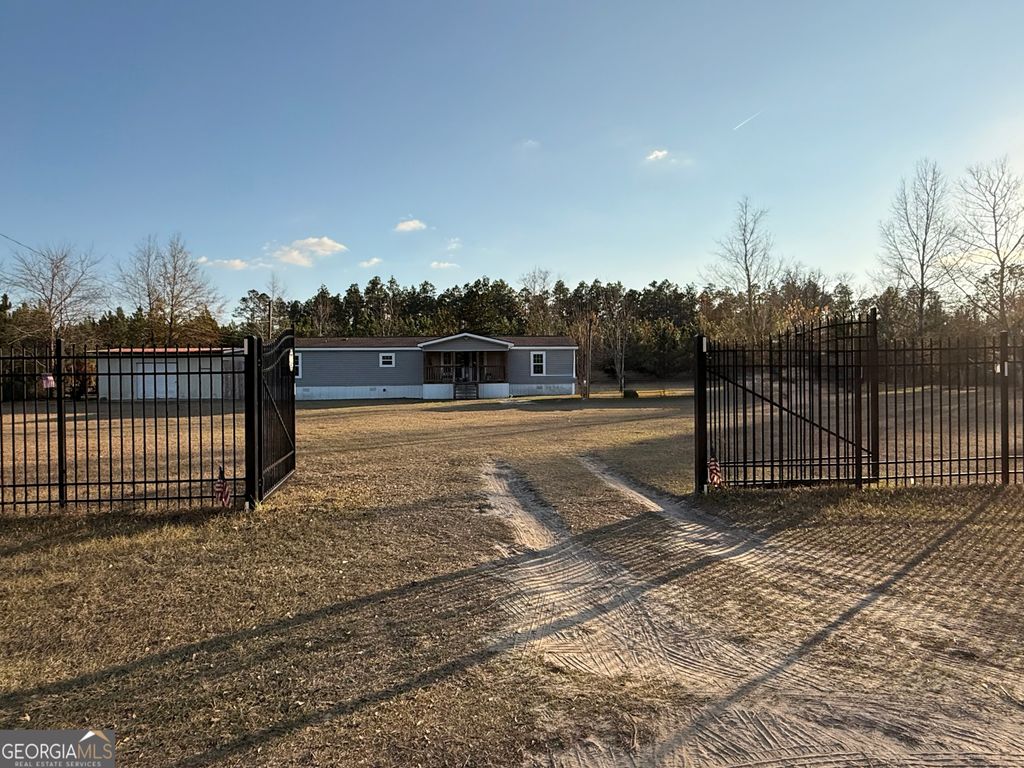 Photo of 5817 Cantrell Rd, Patterson, GA 31557 (MLS # 10661960)