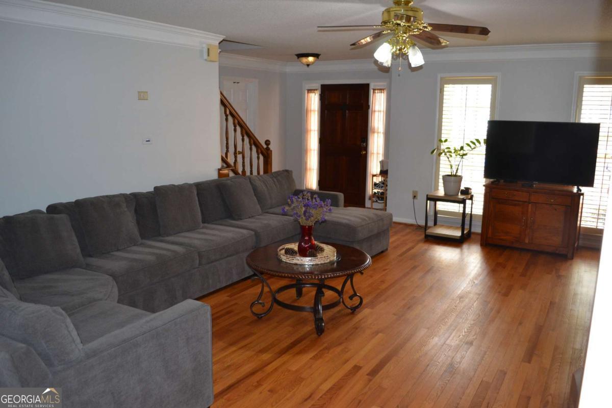 1530 N Milford Creek LN SW