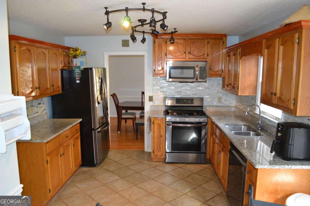 1530 N Milford Creek LN SW