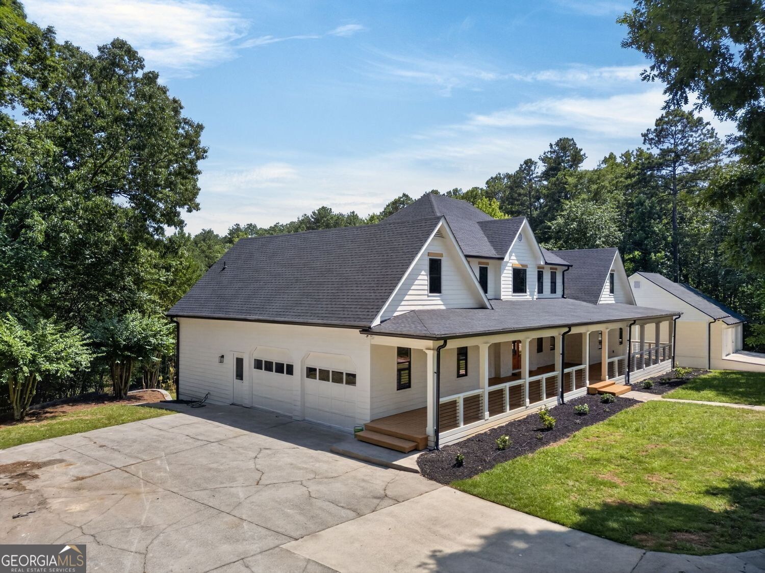 5098 Gwendolyn CT NW