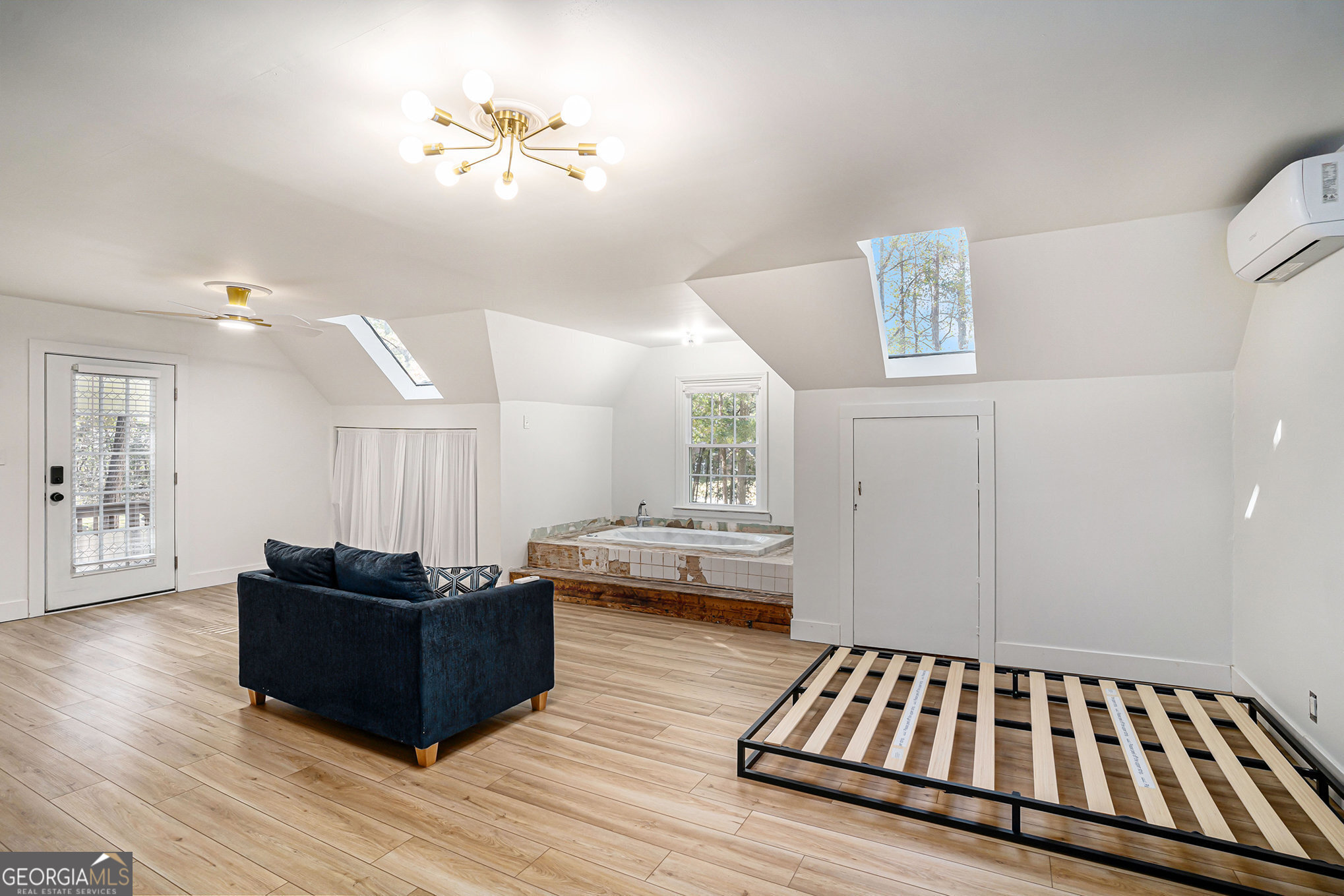 NO HOA / In-law Suite - Residential