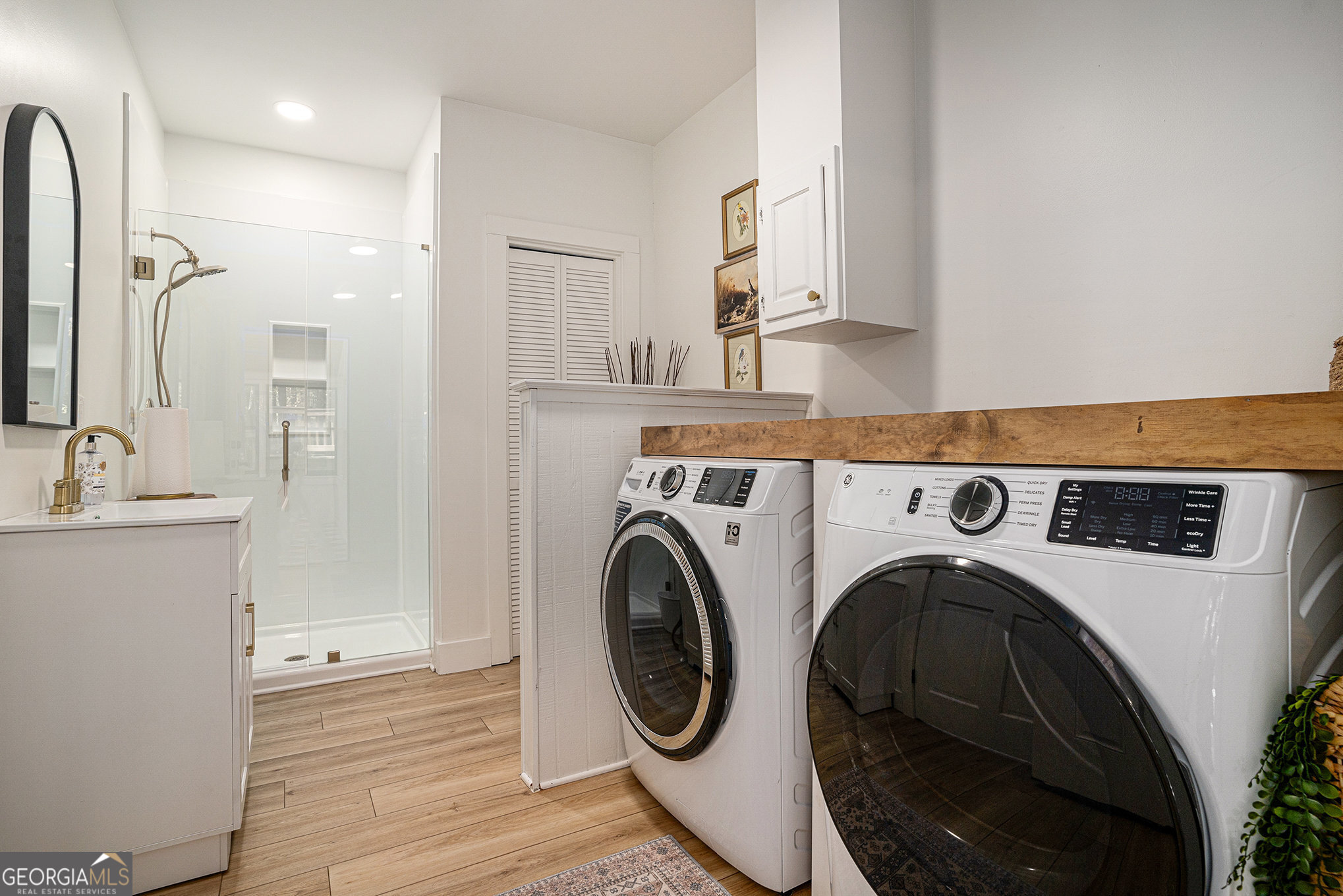 NO HOA / In-law Suite - Residential