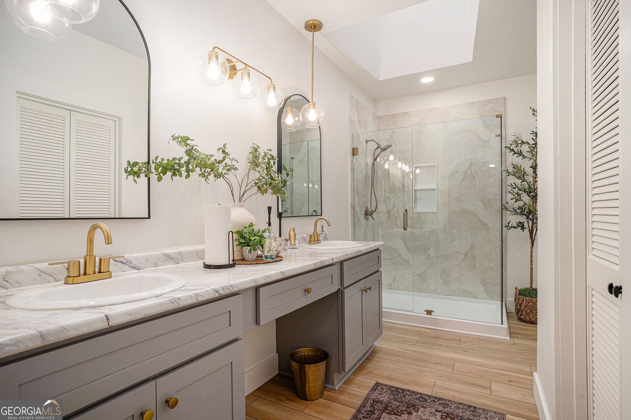 NO HOA / In-law Suite - Residential