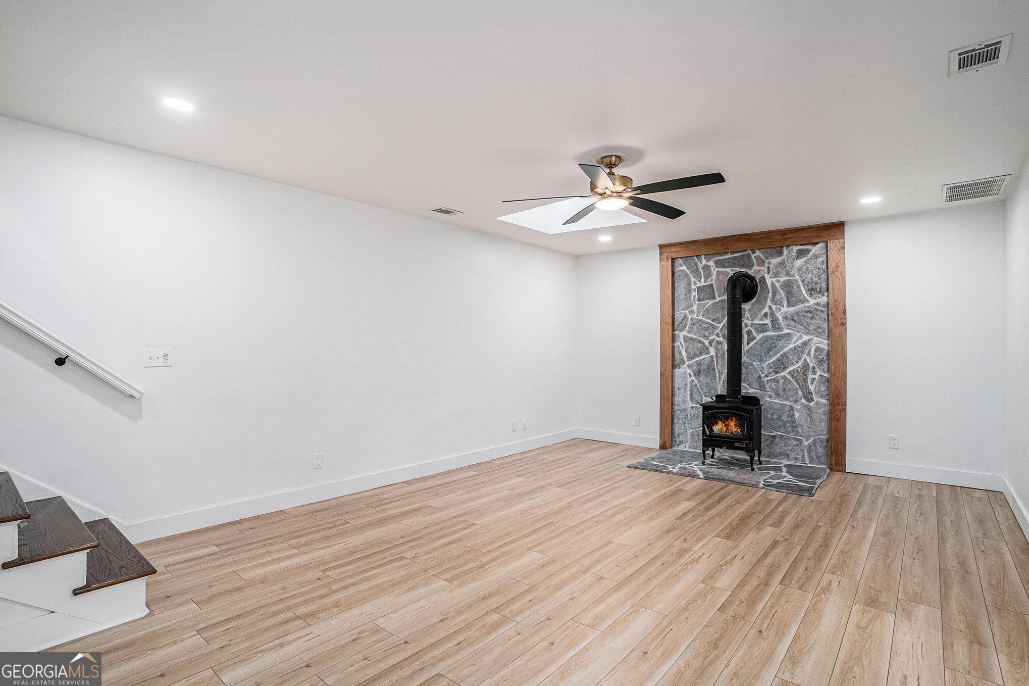 NO HOA / In-law Suite - Residential