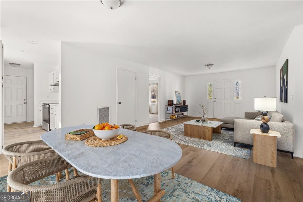 Photo of 35 E Boxwood Drive SE, Cartersville, GA 30121 (MLS # 10666660)