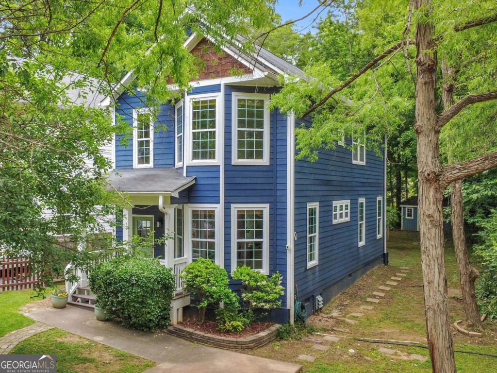 Photo of 923 Tilden Street NW, Atlanta, GA 30318 (MLS # 10760996)