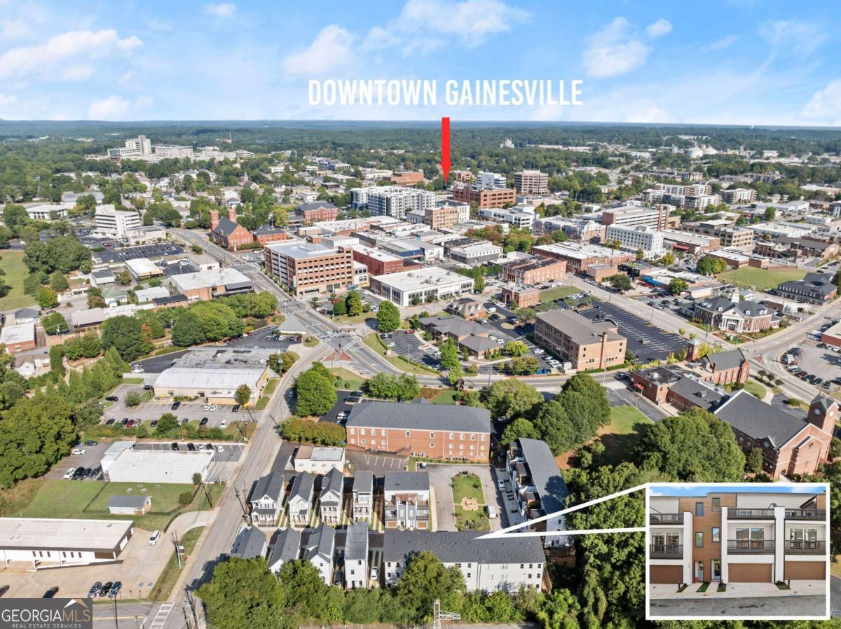 326 Clarendon CT