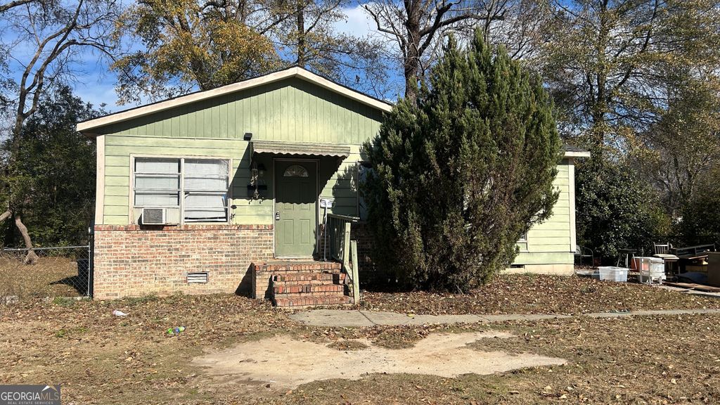 Photo of 2621 Village Green Lane, Macon, GA 31206 (MLS # 10660676)