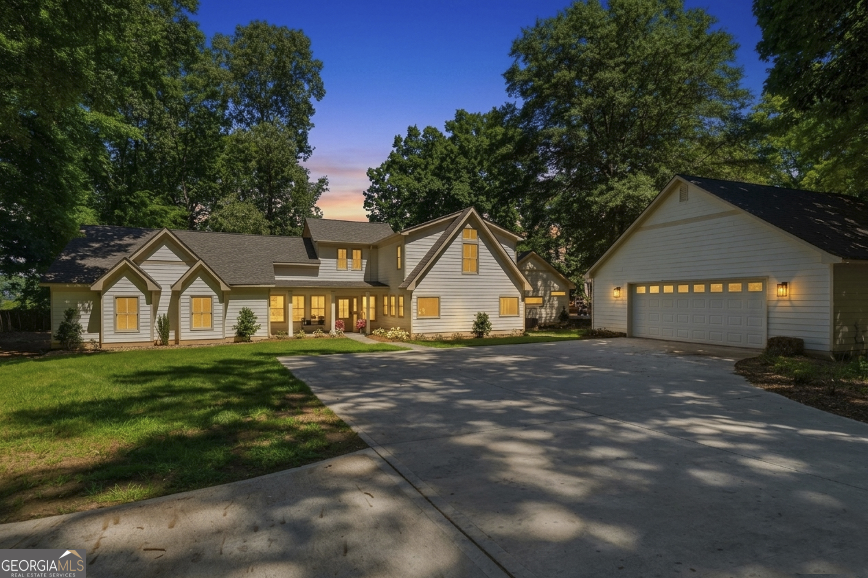 136 N Hidden Lake DR