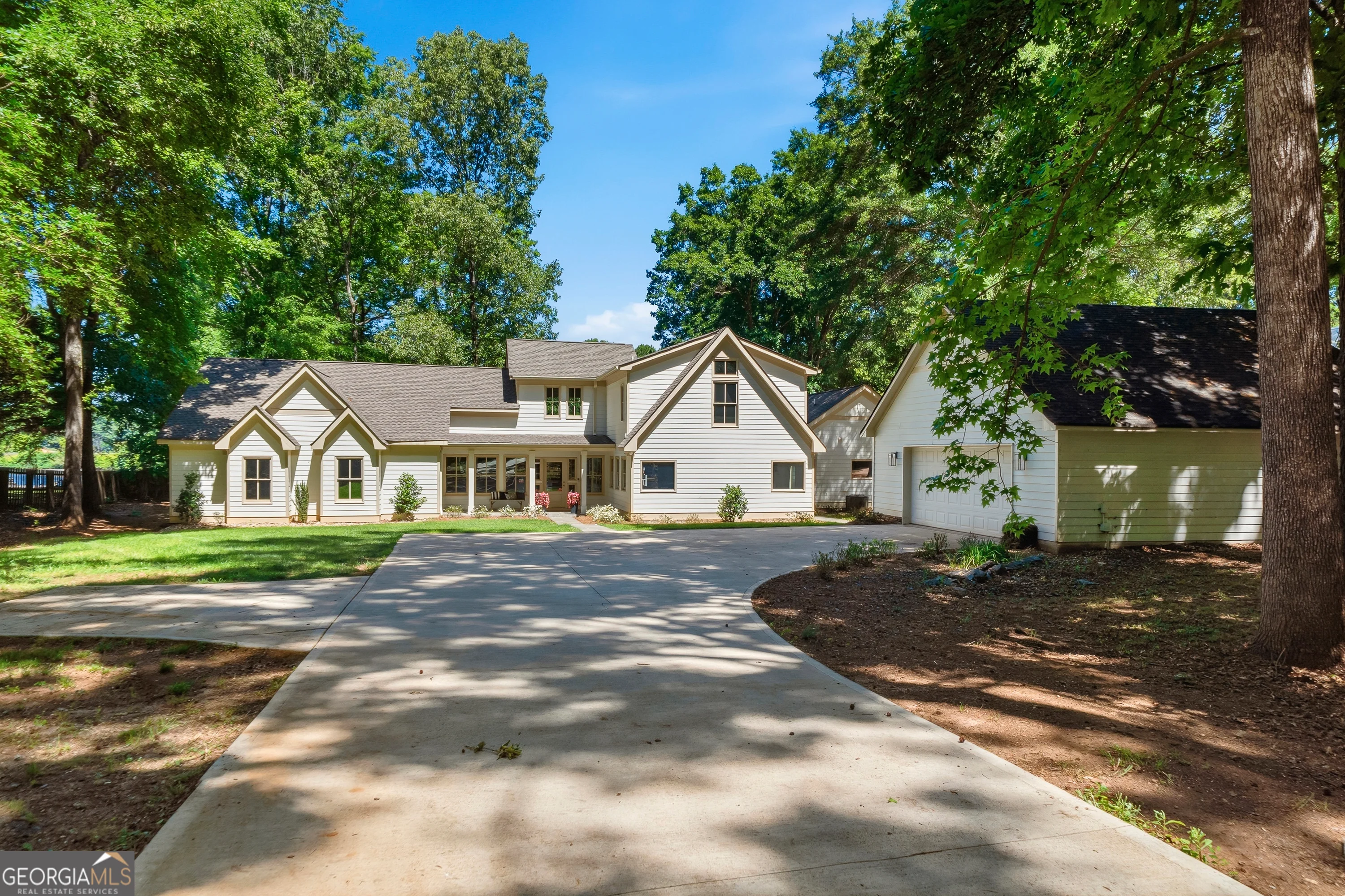 136 N Hidden Lake Drive
