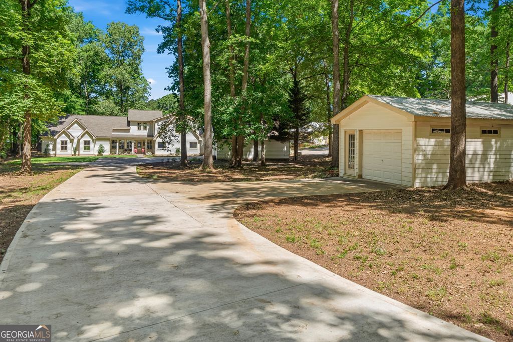 Photo of 136 N Hidden Lake Drive, Eatonton, GA 31024 (MLS # 10766641)
