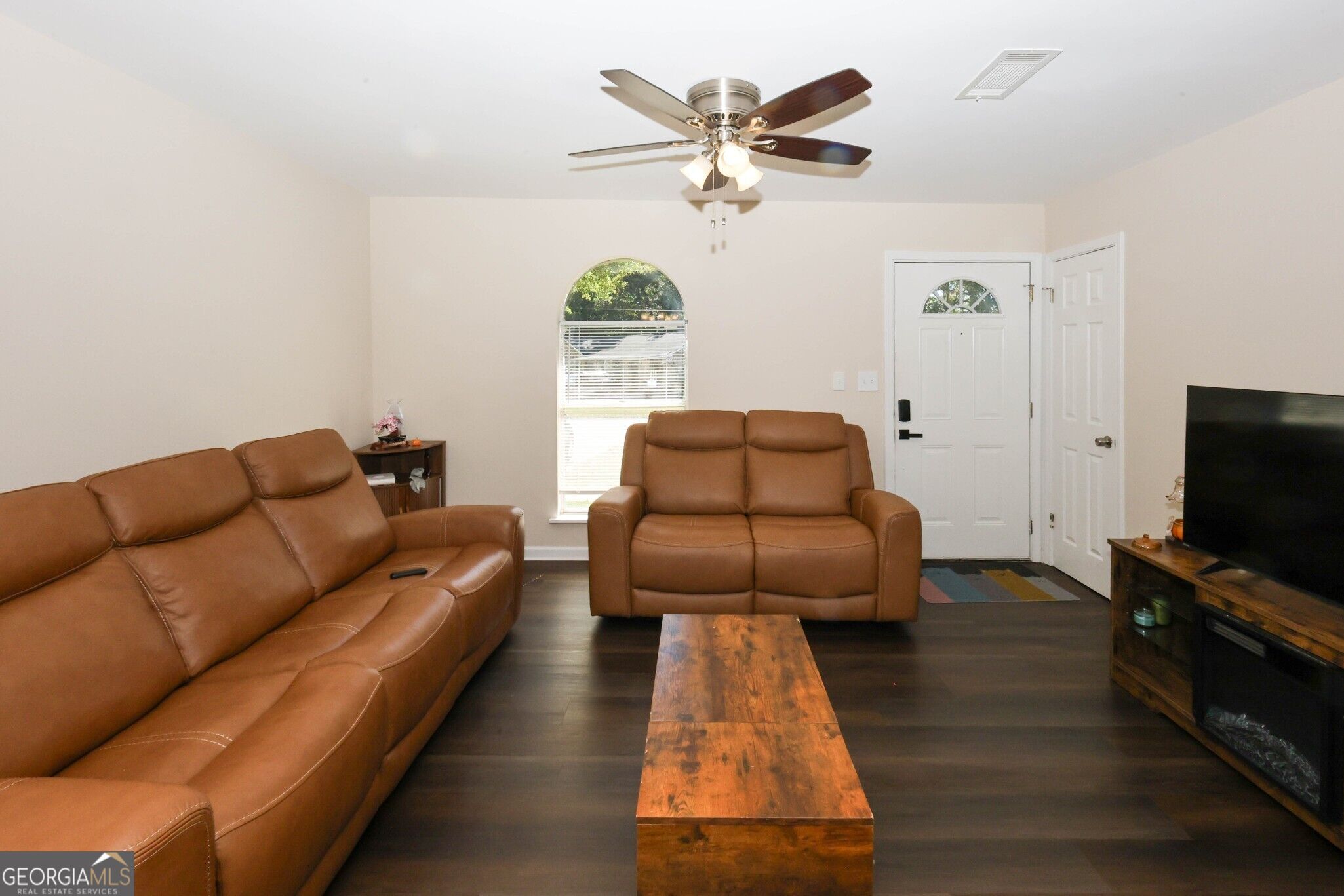 6011 Landover CIR