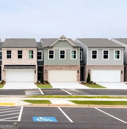 543 Raelyns Way