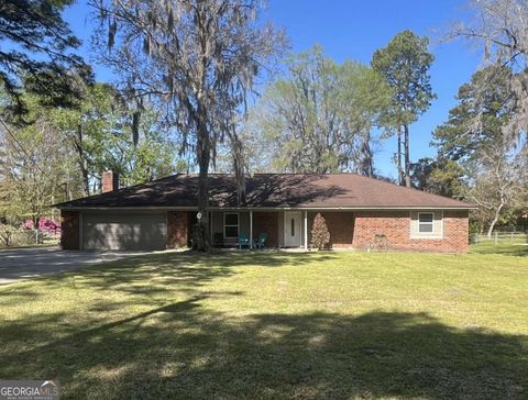 411 Woodland DR Hinesville GA 31313