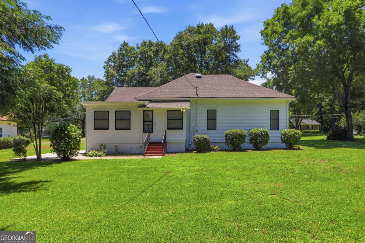10 Woodlawn AVE