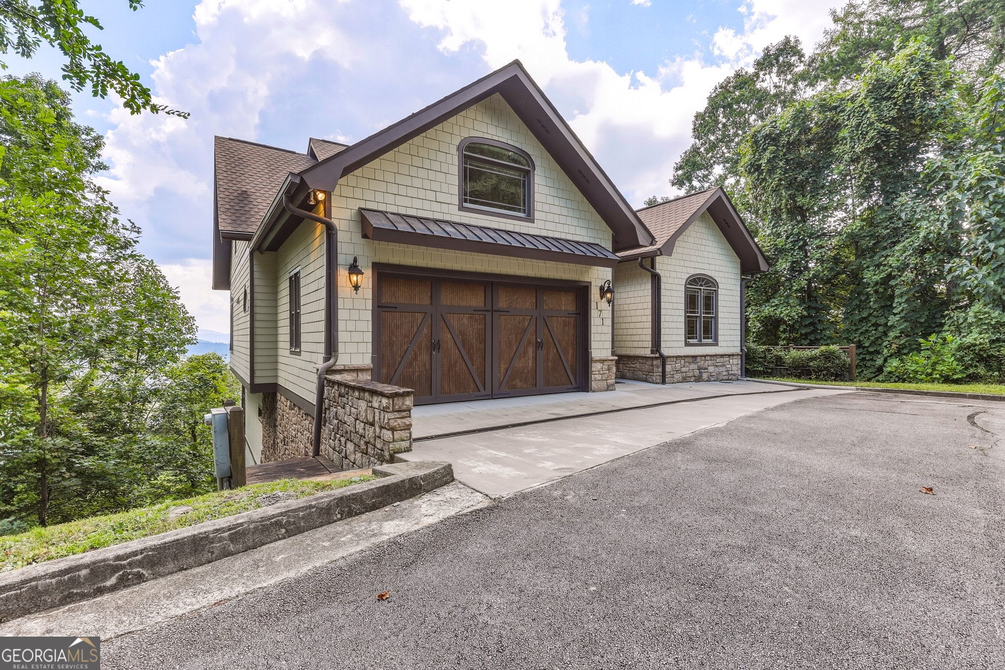 171 High Pointe DR