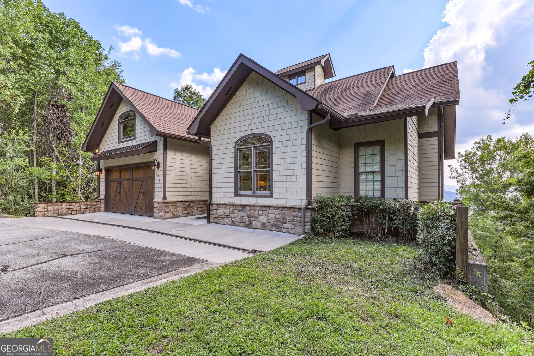 171 High Pointe DR