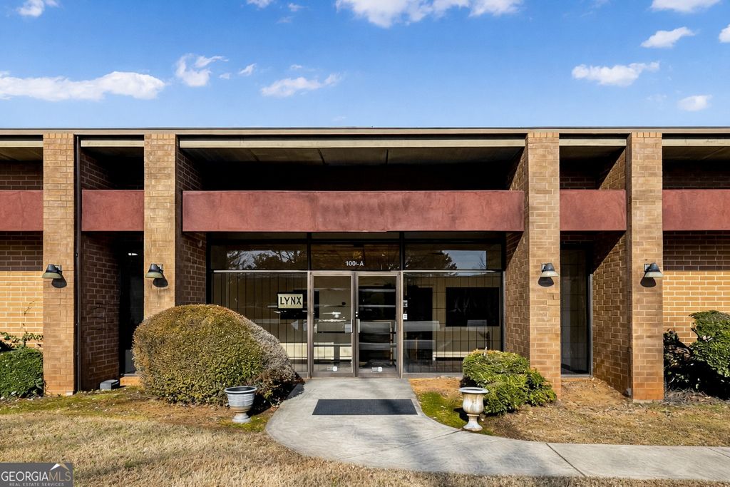 Photo of 3009 Bankers Industrial Drive #SUITE A, Atlanta, GA 30360 (MLS # 10661834)