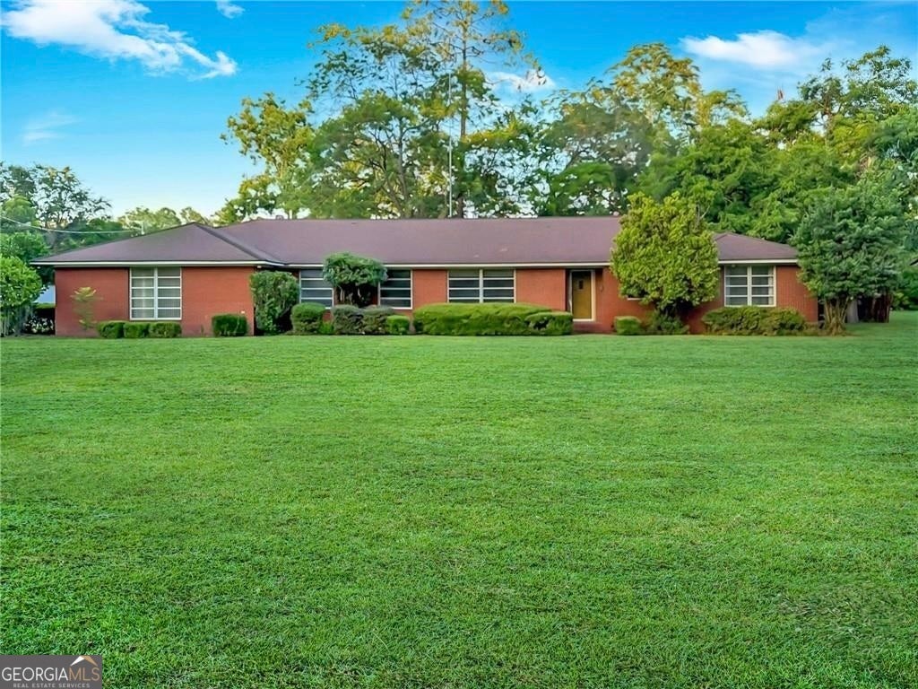 Photo of 801 S Gordon Avenue, Adel, GA 31620 (MLS # 10832158)