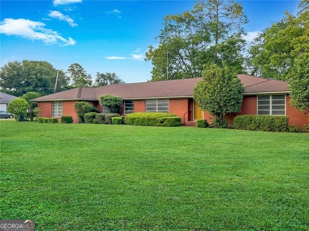 Photo of 801 S Gordon Avenue, Adel, GA 31620 (MLS # 10832158)