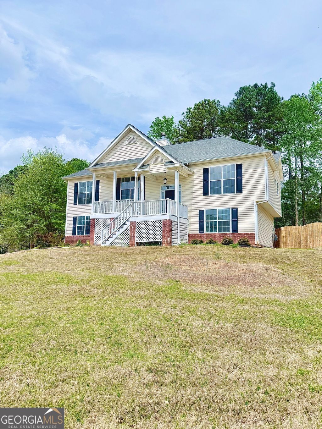 Photo of 79 Kingsbrook Circle, Newnan, GA 30265 (MLS # 10729032)