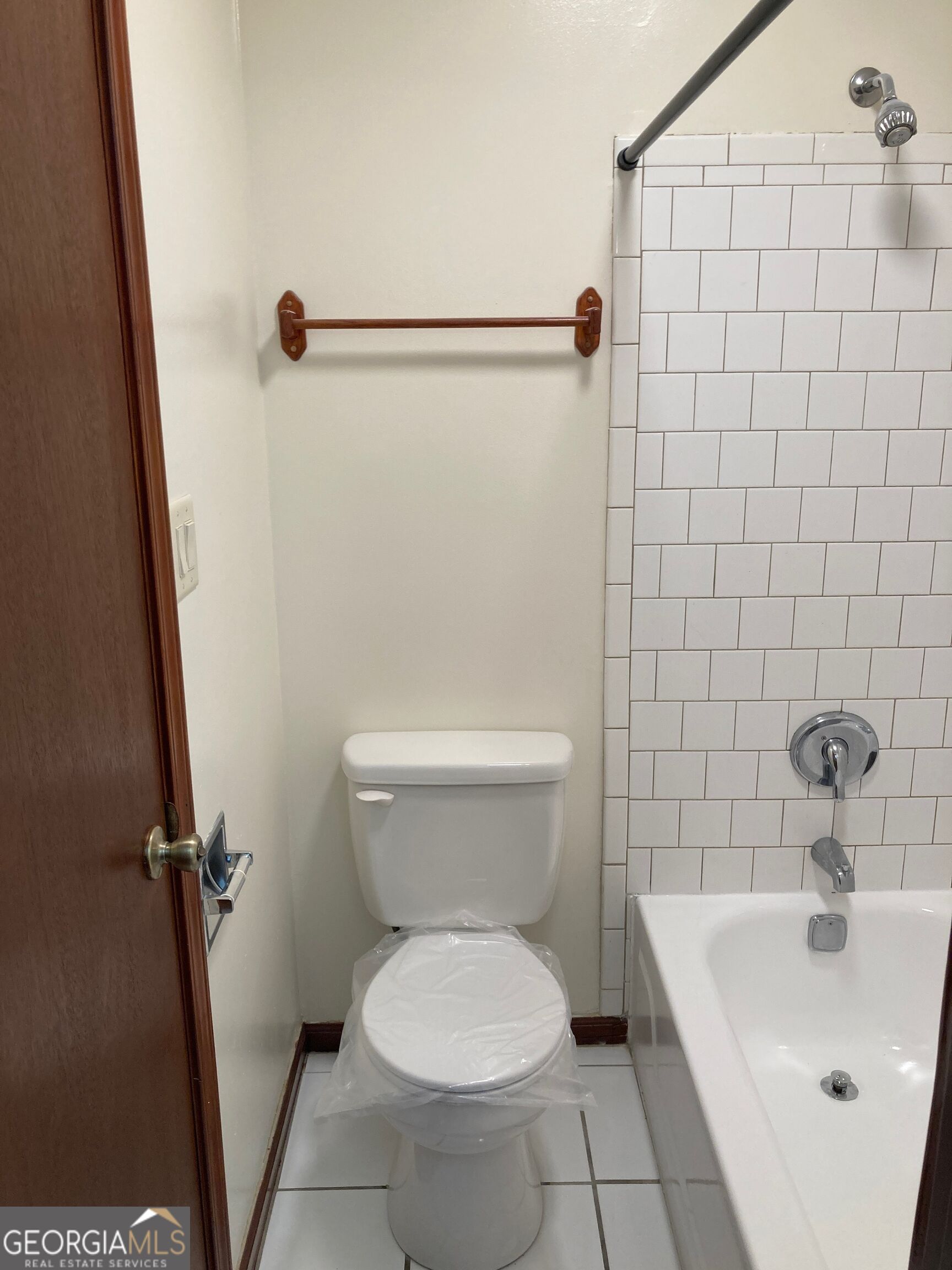 401 Riverbrook CT