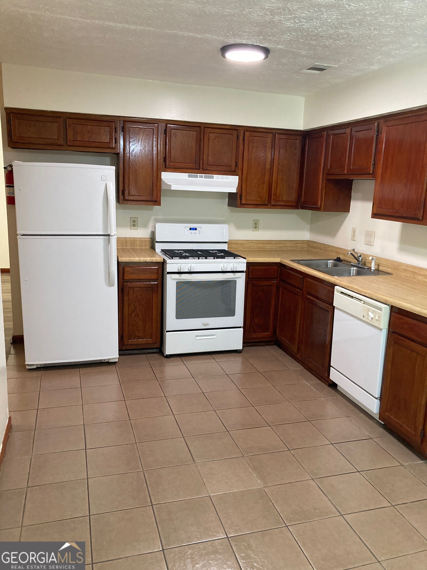 401 Riverbrook CT