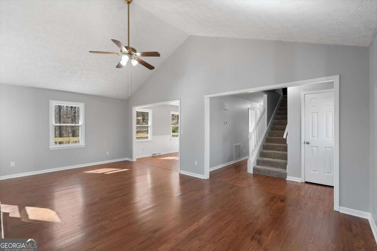 11 Ridgeview DR