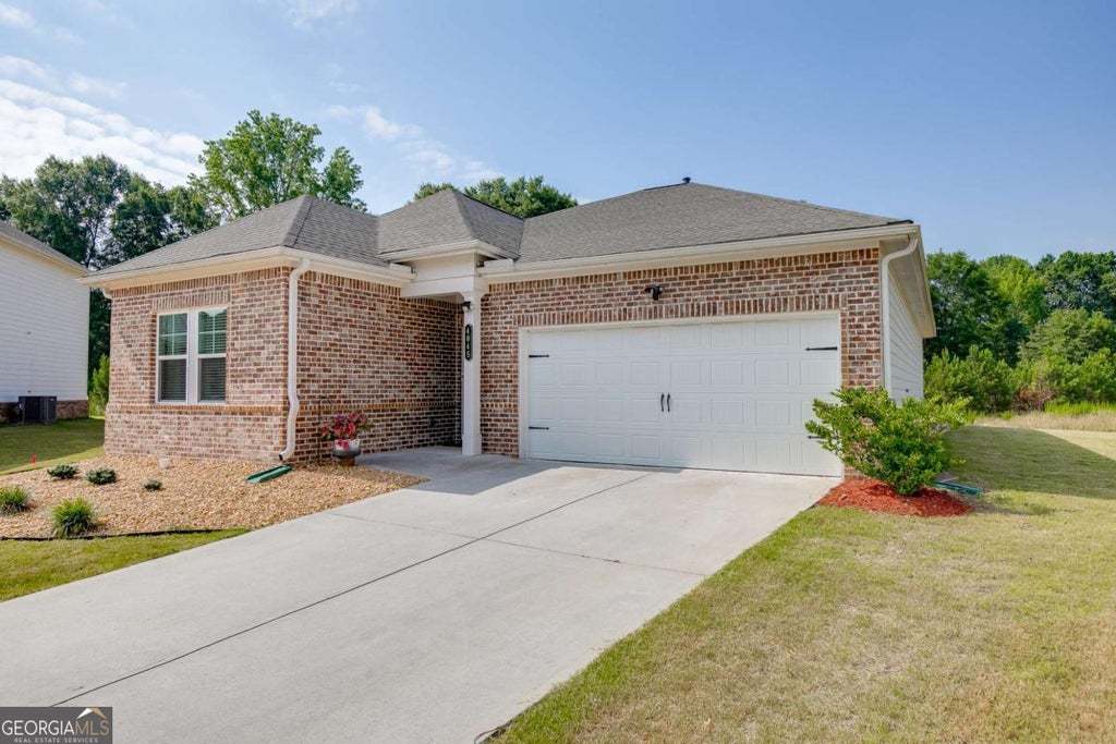 Photo of 4045 Berry Farm Court, Loganville, GA 30052 (MLS # 10798267)