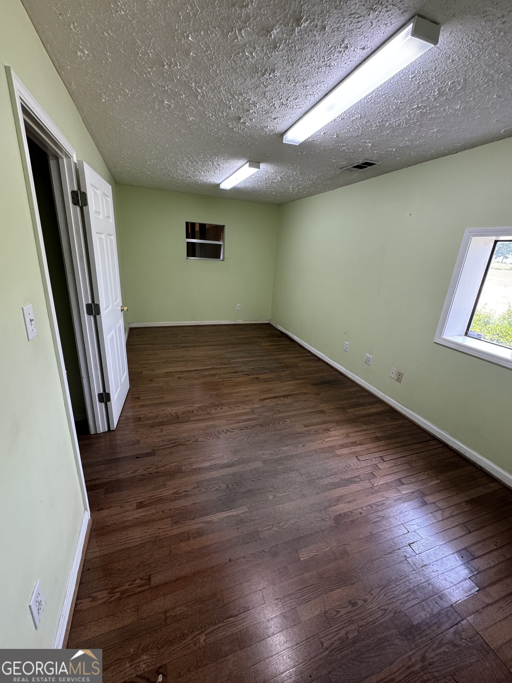 1035 Old Middleton RD