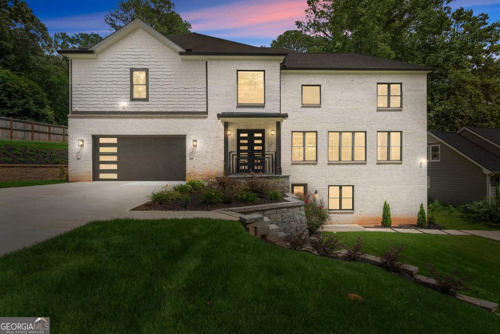 Photo of 4842 Sturbridge Crescent NE, Roswell, GA 30075 (MLS # 10818691)