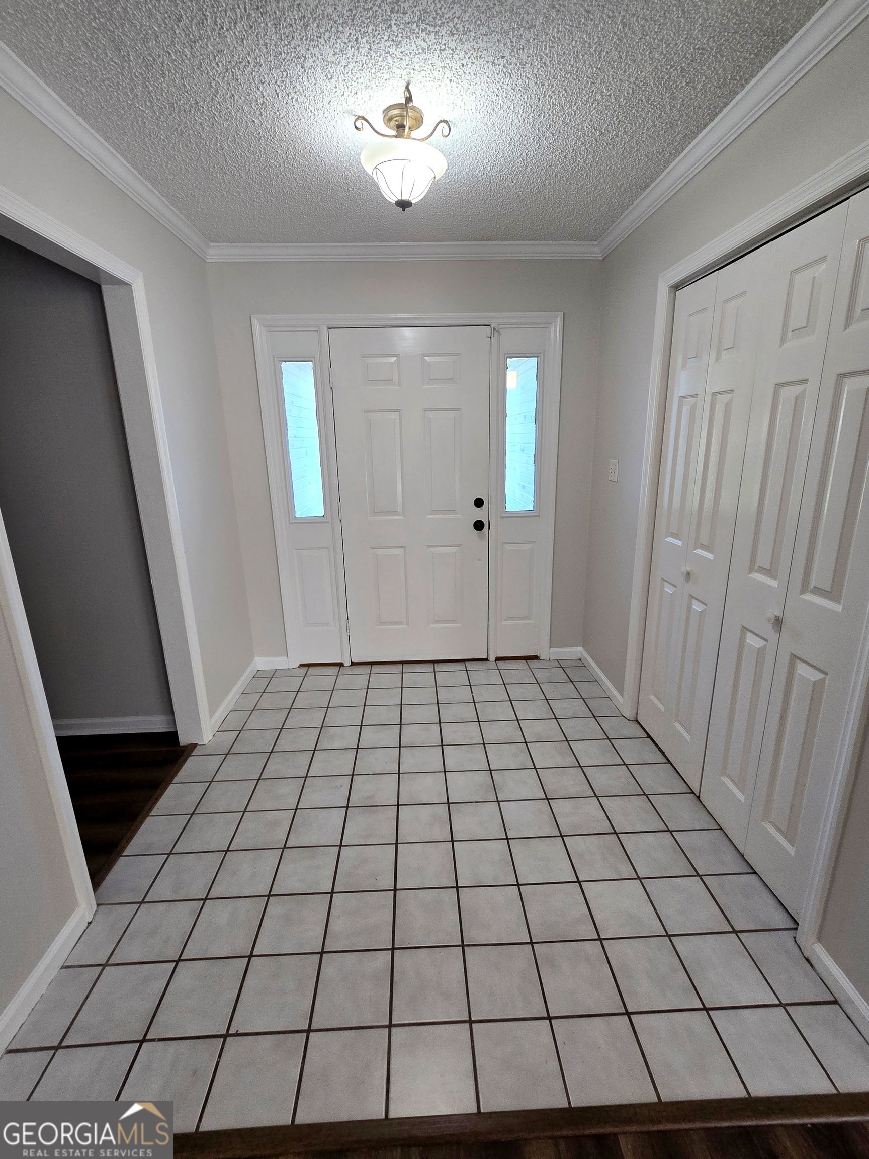 3814 Stratford CIR